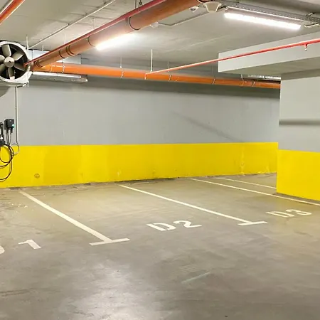 Arena Mall Galleria View And Securities Parking2 بورغاس