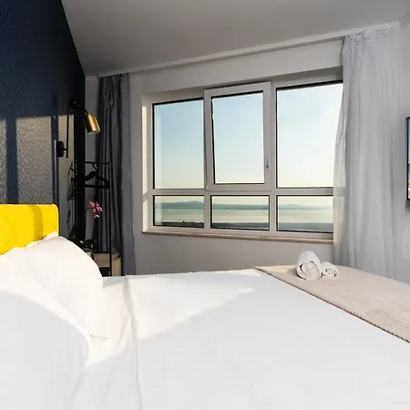 Arena Mall Galleria View And Securities Parking2 Burgaz