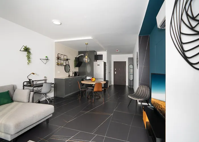 Апартамент Arena Mall Galleria View And Securities Parking2 Бургас